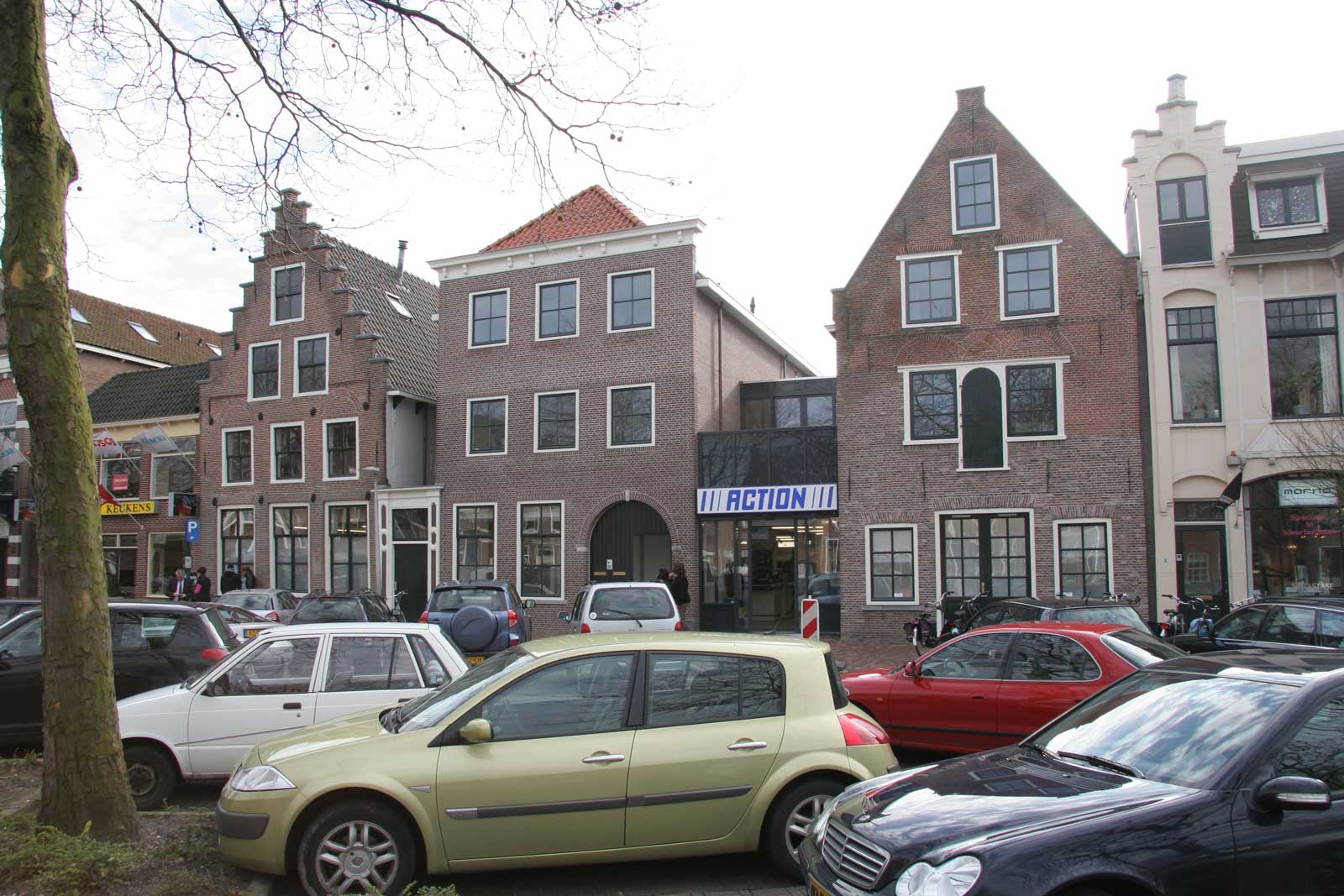 voorgevel - rijksmonument winkel met stadsappartementen Weerwal Purmerend
